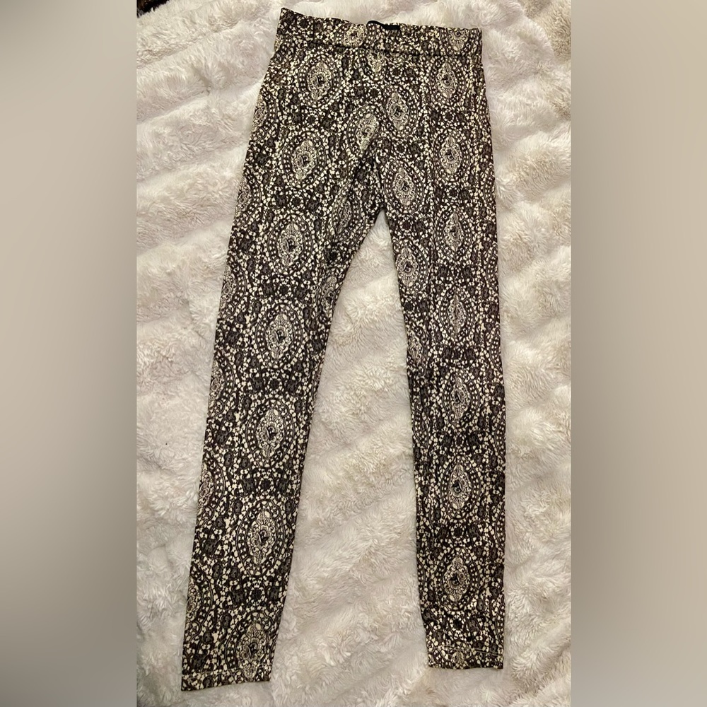 Kim Kardashian leggings